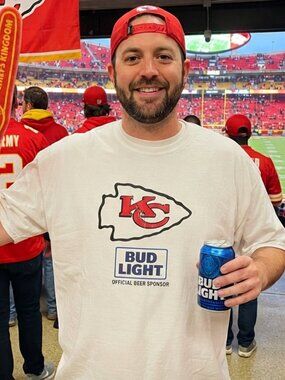 NFL Kansas City Chiefs Bud Light Tee Shirt XL